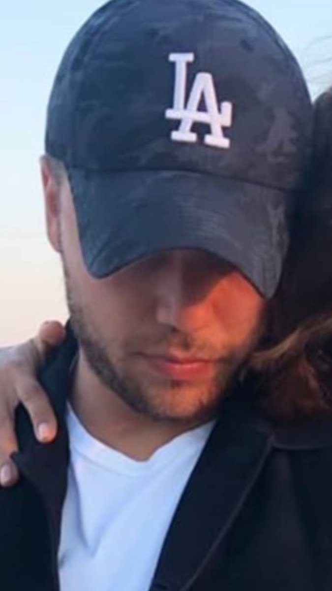 Yüzün gözükmezken bile nasıl bu kadar yakışıklı olabiliriyorsun?😻🔥 #TolgaSarıtaş