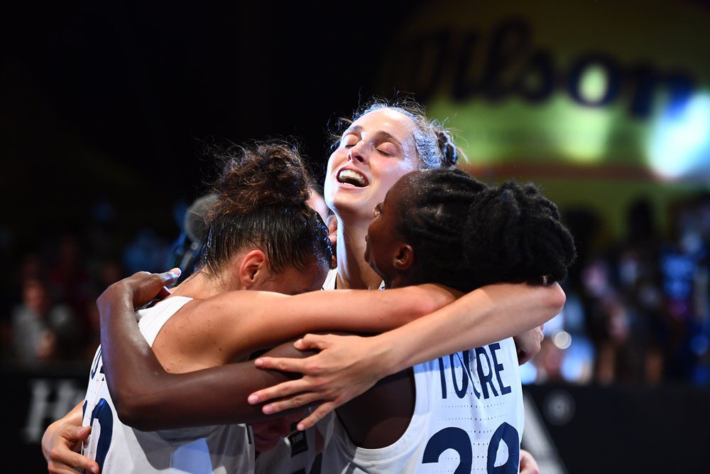 amfilip11's tweet photo. On l’a fait!Championnes d’Europe 🙏🥇🏆 Back to back, que d’émotions encore une fois!Merci 🙏  #fiba3x3 #3x3Europe #champion #goodjobladies #3x3ffbb https://t.co/5n4UrEDgZb
