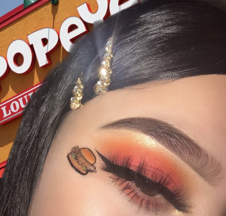 yeseniaglam's tweet photo. Products used
Eyebrows @nyxcosmetics tinted brow mascara 
Eyeshadow &amp; colors used @bhcosmetics “take me back to Brazil palette 🎨 
Lashes @boldlashbyjeanine style “talk to me nice”
Liner @wetnwildbeauty Megaliner 
Foundation @milanicosmetics “Conceal &amp; perfect”
@PopeyesChicken https://t.co/P5mpdtyjnf