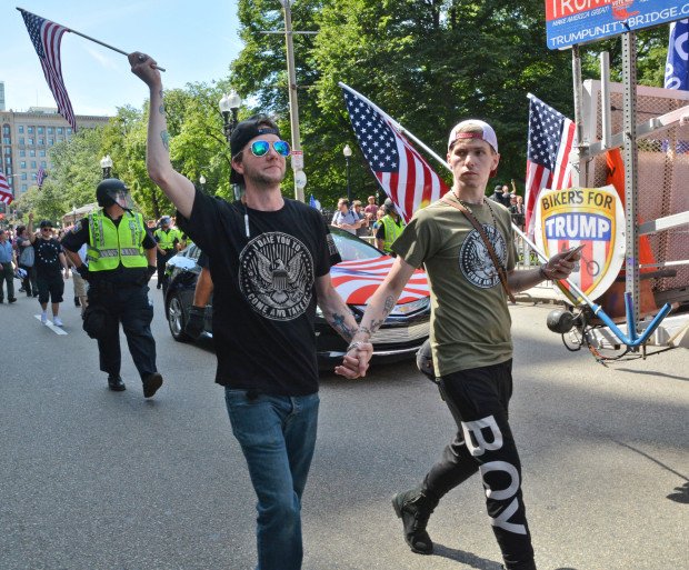 BlackMastAntifa's tweet photo. Round 3.
#DefendBoston https://t.co/qRy6xb79Dy