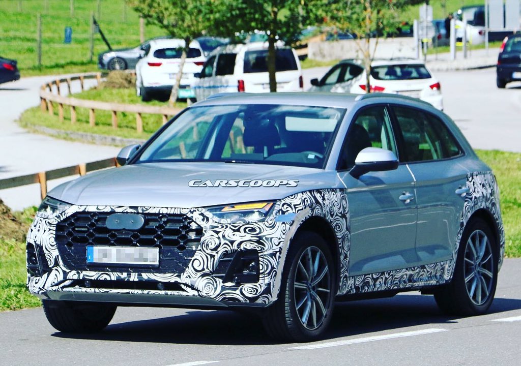 RealCarsSA1's tweet photo. SPIED, this is the updated Audi #q5. New lights, bumpers and touchscreen information (same as the updated #a4) Thanks #Carscoops for the pics 📷 @audisouthafrica @AudiOfficial @AudiNews @VAGMotorsport https://t.co/DCrDI5DPZ2