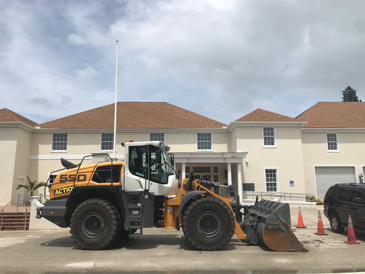Indian River Shores Department of Public Saftey ready to clear roads after #HurricaneDorain passes by the Treasure Coast. #TCPalm