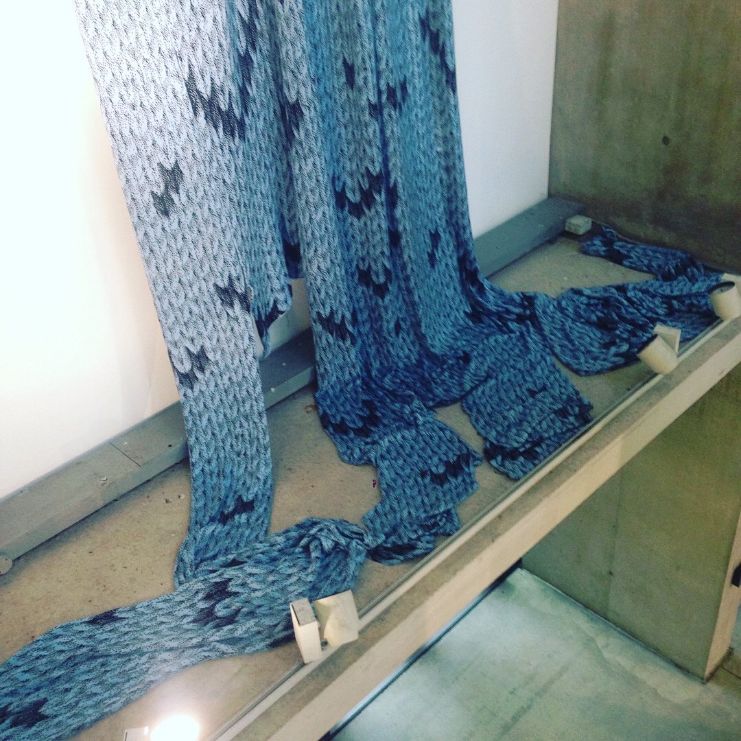 videosmithery's tweet image. a 16 metre meta knit of giant  stitches to create a knitted waterfall. Proud to have it displayed in @McrSchArt as part of the #RadicalResponse exhibit for @IASDR2019