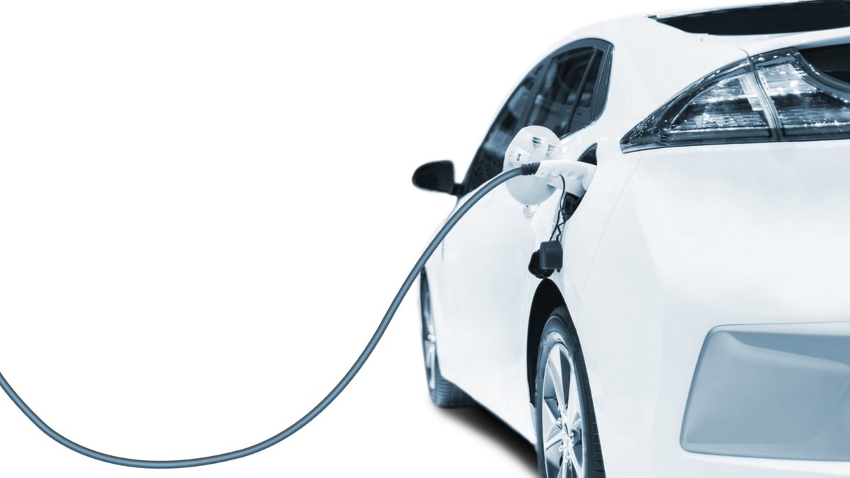 DCDigital4's tweet photo. La #startup française #TransitionOne veut rendre + accessible la possibilité de convertir son #diesel en #électrique.
Une fois la conversion effectuée la vitesse de pointe sera de 110 km/h & l'autonomie de 100 kms & c'est peu.
https://t.co/q31VyKpZ7D https://t.co/zer23MhTSB