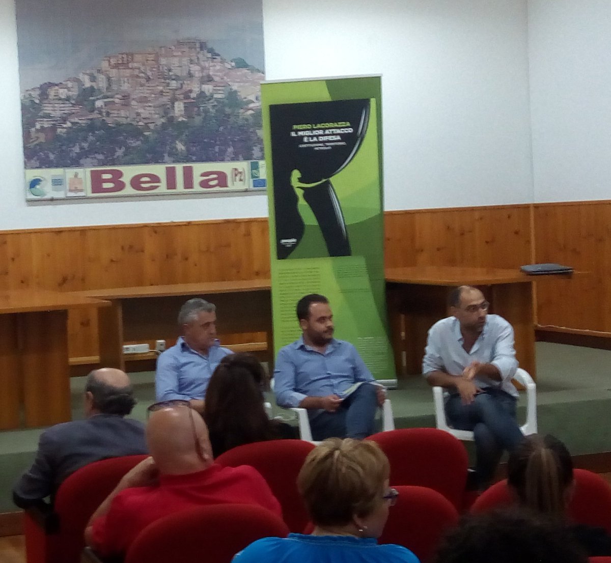 AbitareFuturo's tweet photo. #Bella @pierolacorazza Leonardo Sabato @samwaouw  "Il miglior attacco è la difesa" #costituzione #cittadini #cultura #ambiente #petrolio #politica lo trovi alle presentazioni o qui https://t.co/b4lEkfMtQX @peoplepubit @civati @Matera2019 @G_Casaletto @vic_purtusiello @danielecol https://t.co/9fj3MEs2bk