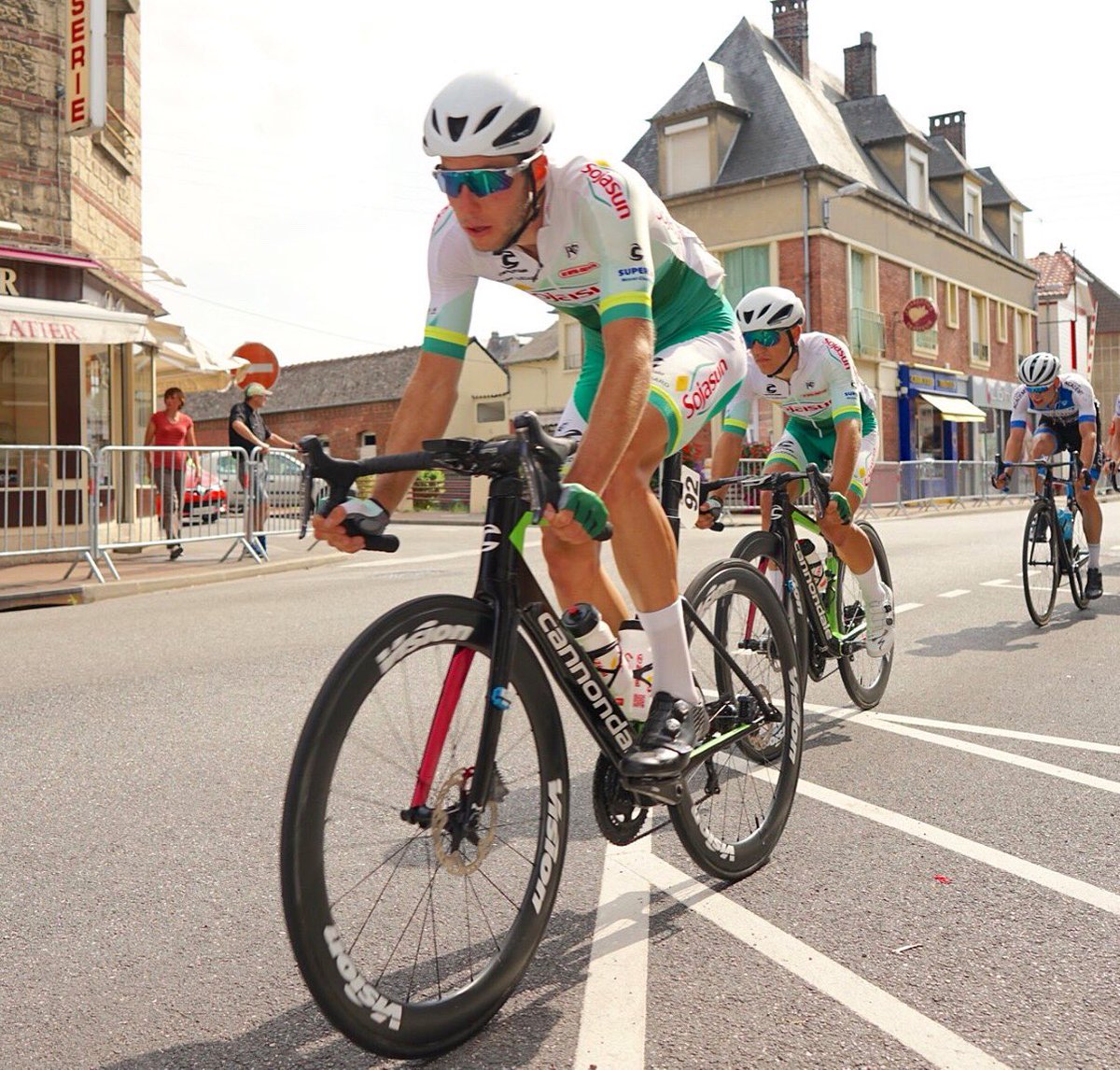 Les petites nouvelles <a href="/JuneCycling/">June Cycling</a> à l’attaque sur cette coupe de France 👍🏻 @SojasunEspoir <a href="/AthletesSojasun/">AthlètesDuBien-être</a> <a href="/RideCannondale/">Cannondale</a> <a href="/cannondalePro/">Cannondale Pro</a>