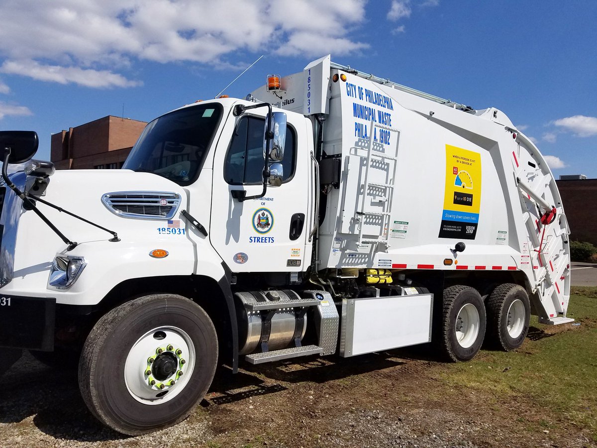 PhiladelphiaGov's tweet photo. Remember! Trash and recycling pickups will be one day behind this week because of today's holiday. Put your bags out one day later than you normally do. 🗑♻️ https://t.co/SxE4E4yJ1r https://t.co/H7Qw8fEwyl