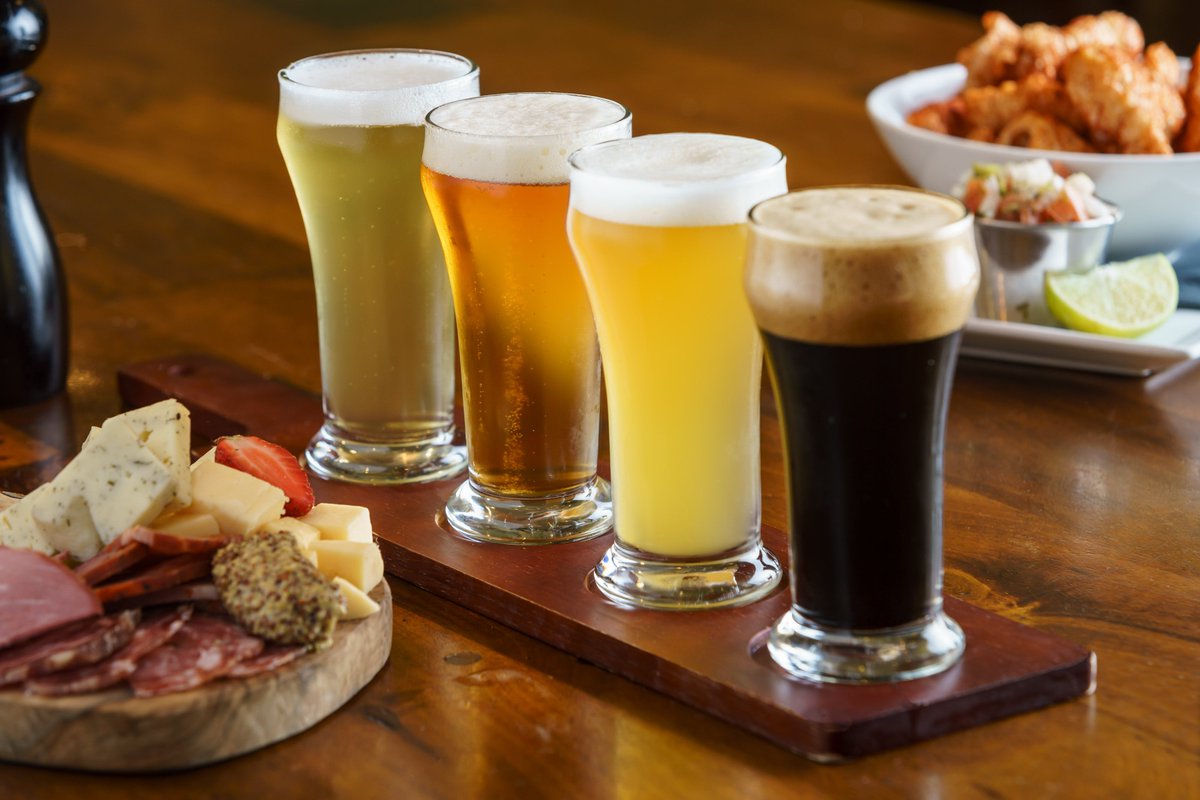 JaspersSF's tweet photo. 🍻 Happy Monday! Check out our Instagram for the info on this week's $2 First Beer Deal 🍻 https://t.co/jhrHDewY5T
