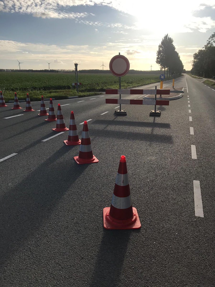 vanderKOLK_f's tweet photo. #Nagele . Na het reinigen van de weg is #N352 weer vrijgegeven voor het verkeer. Dit na een ongeval auto met motorrijder. https://t.co/C0A97kEtH1