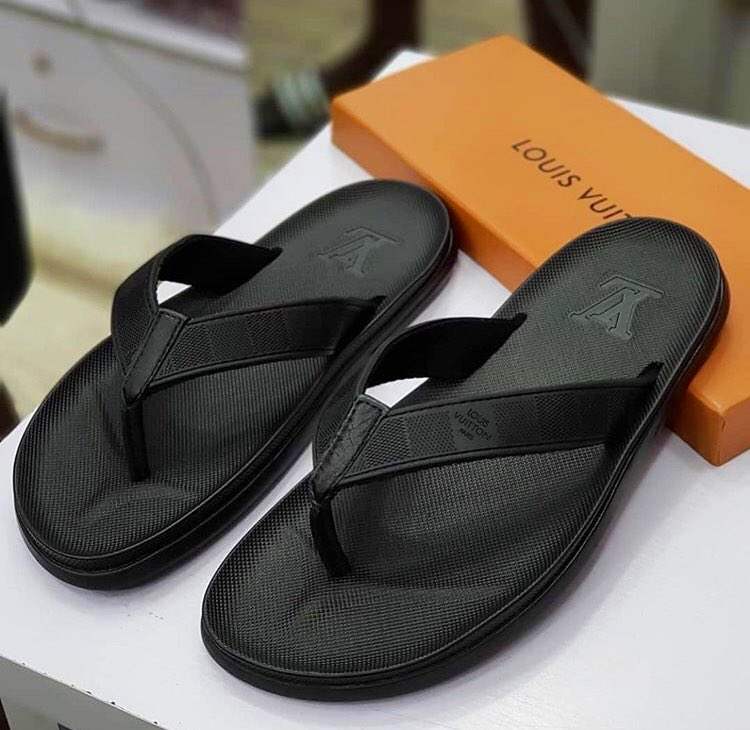Now available in store for an affordable price Get this for your next native attire or for your  #MCM Price : 20,000Size :40-46Limited in store Pls help Rt  #September4Mercy  #unexpected  #ManCrushMonday  #BBNajia
