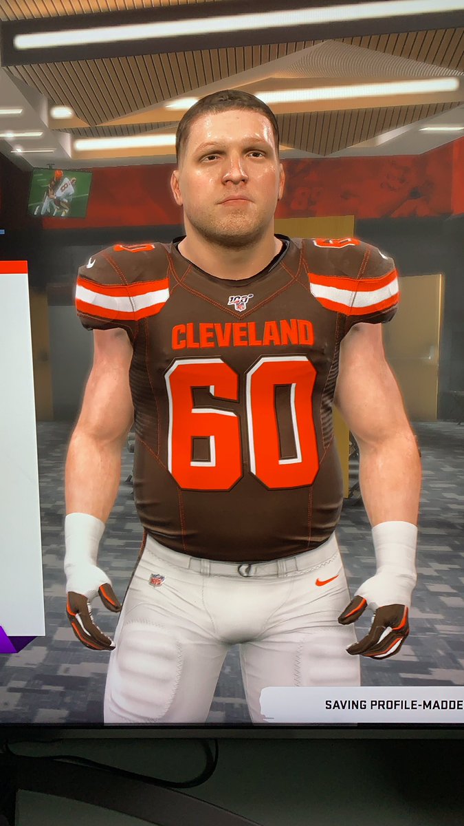 Stephan_Seidel_'s tweet photo. Really @EAMaddenNFL ? Is that the best you got?? Brad Seaton what habe you done to Madden creators that they hate you so much? https://t.co/LIFHPloNfF