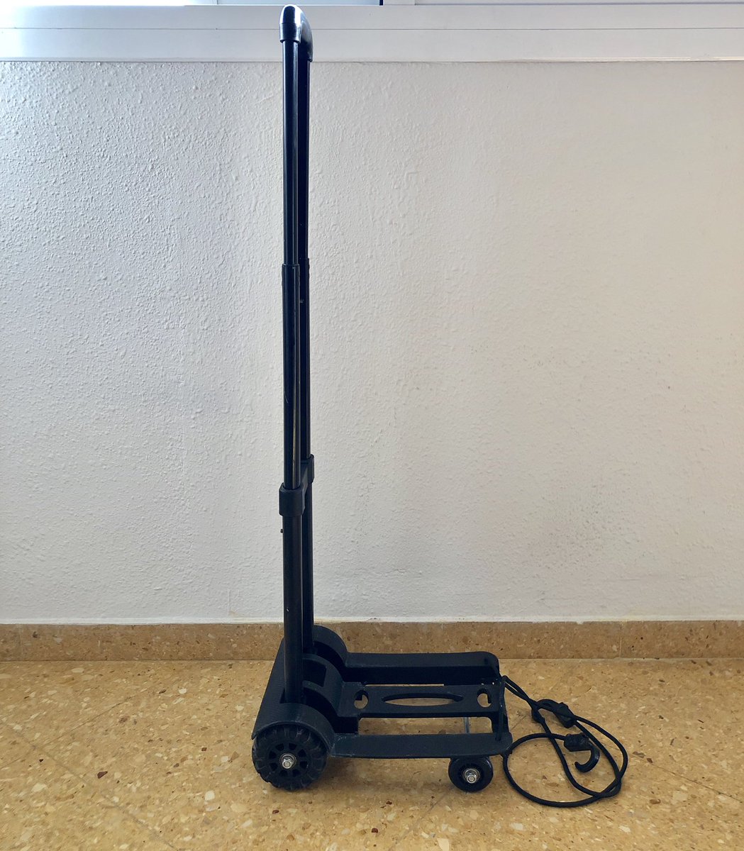 vaaleyui_'s tweet photo. Hola! Vengo a comentar que vendo cositas de Bellas Artes que ya no me hacen falta; un Kit de Imprimación, un bastidor de 92x73 y un carro plegable. MD para consultar los precios! Estoy por Valencia-Alicante. 
Porfa la magia de twitter haga su efecto y difundan!! https://t.co/I1dgNfyqsA