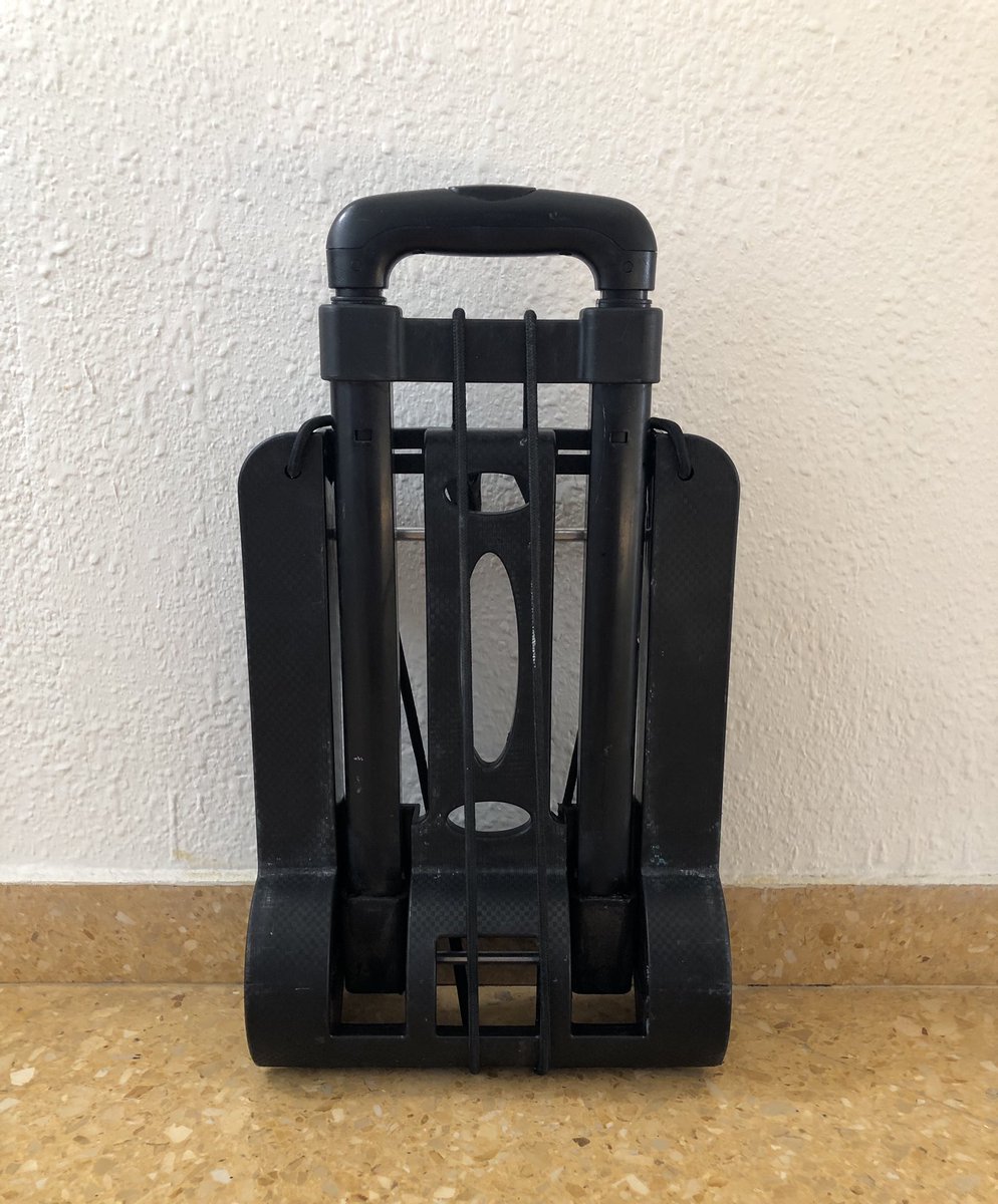 vaaleyui_'s tweet photo. Hola! Vengo a comentar que vendo cositas de Bellas Artes que ya no me hacen falta; un Kit de Imprimación, un bastidor de 92x73 y un carro plegable. MD para consultar los precios! Estoy por Valencia-Alicante. 
Porfa la magia de twitter haga su efecto y difundan!! https://t.co/I1dgNfyqsA