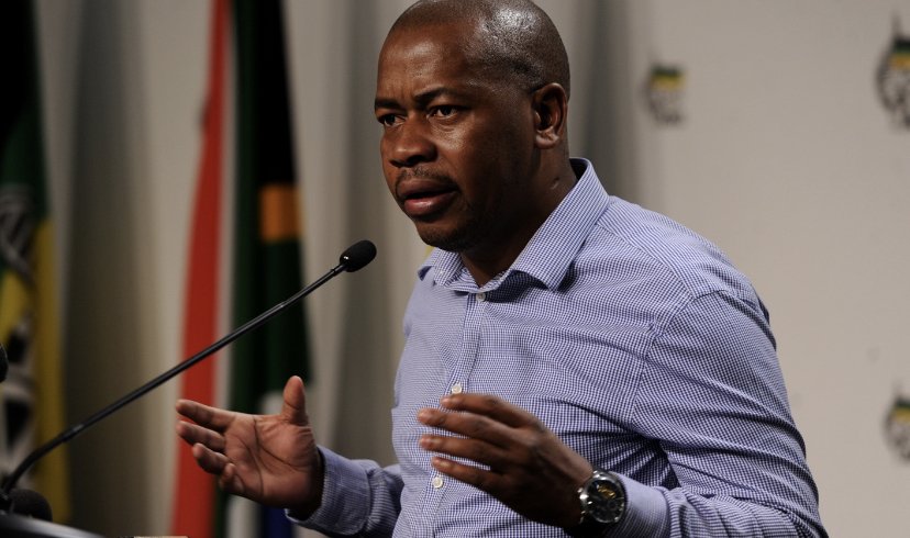 City_Ekurhuleni's tweet photo. MAYOR MASINA CALLS FOR CALM ‼️

“Lawlessness of any kind will not be tolerated in #CoE I appeal to citizens to respect all public and privately owned property, as any act of vandalism, theft or looting will be met with the full might of the law.” #xenophobia #tembisa #SAShutdown https://t.co/mPmQySuocQ