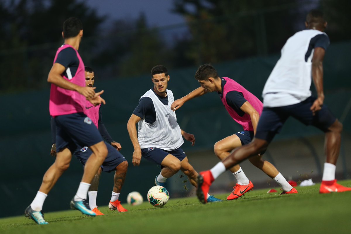 kasimpasa's tweet photo. 💪🏻✅ Kasımpaşamız, milli ara haftasında @galatasaray maçı öncesi ilk antrenmanını gerçekleştirdi.
#Kasımpaşa🔵⚪️ 
#Süperlig https://t.co/KWx4tg7sOt