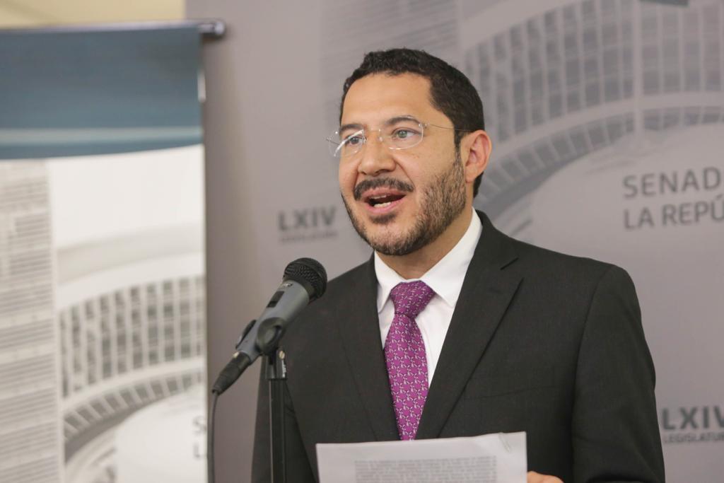 martibatres's tweet photo. Anuncié que presentaré iniciativa de reformas a los artículos 56 y 63 de la Constitución para eliminar los senadores plurinominales a partir del 2024. El Senado es la representación de las entidades federativas. La representación proporcional debe estar en la Cámara de Diputados. https://t.co/ozVrAE1vqW