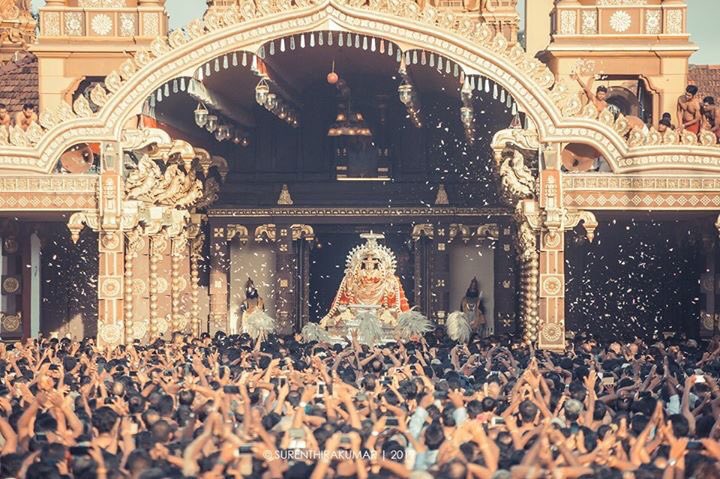 KALIARULAR_EROS's tweet photo. More Beautiful Photos of #NallurChariotFestival on 24th Day 29-8-2019 At #NallurKandaswamyTemple #THER #VICTORY #VertiVale #LordMurugan #Muruga #Chariot #NallurFestival 2019 #Nallur #Jaffna #Tamil #Hinduism #TamilHeritiage #Joy #Bliss 😃 #ILoveNallur🙏🏽 With My #SoulTribe ❤️💚 https://t.co/CaWC1iobQE