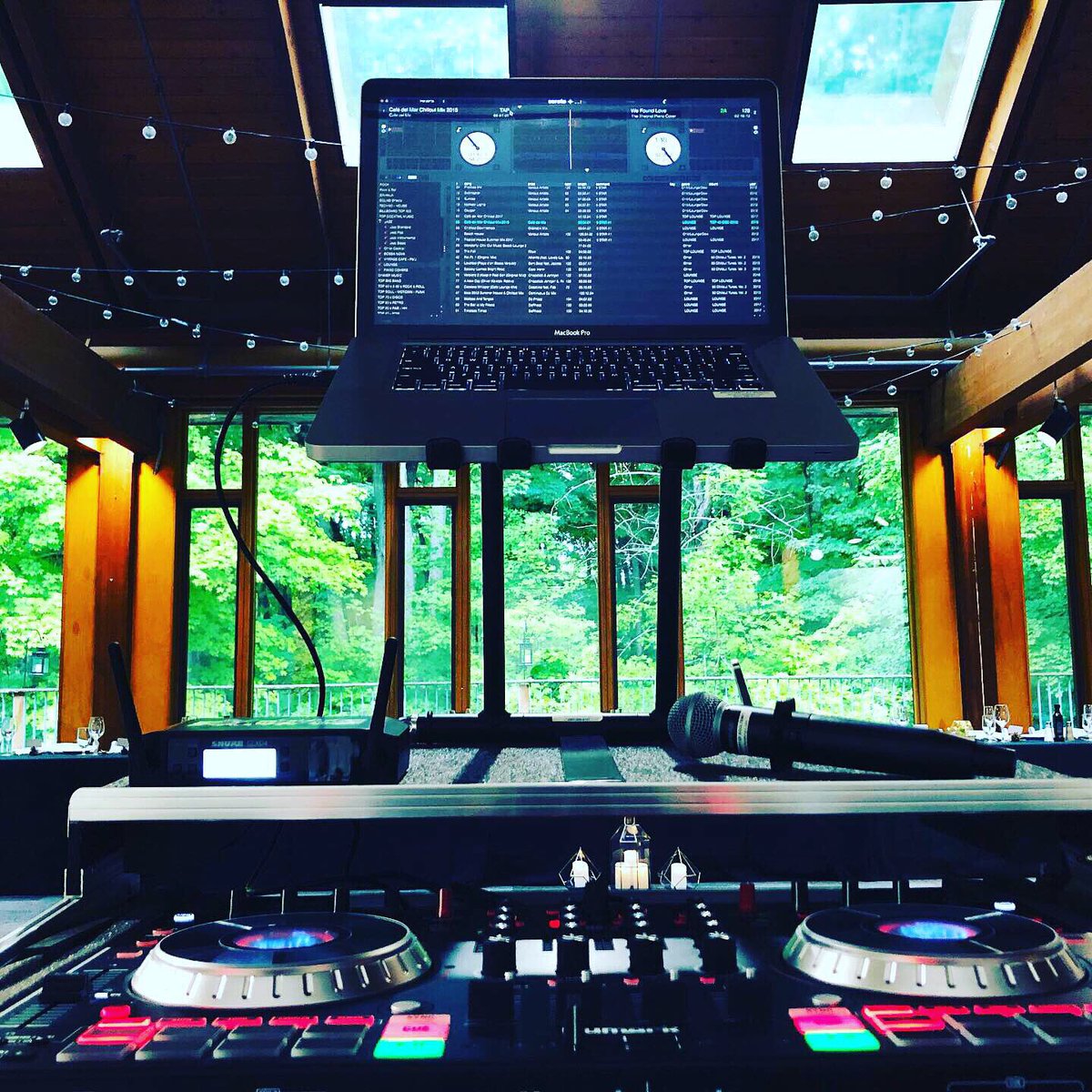 kooltempo's tweet photo. It was #rainingday but it didn’t stop us from paying some #awesome tunes to keep a #packeddancefloor @kortright1982 with @livishawphotography congrats Nick+Christine #weddingdjs #torontoweddingdj #kooltempo #djgear #djsetup #hiphopdjs #portuguese #weddings #toronto https://t.co/ja7EGRrbBr