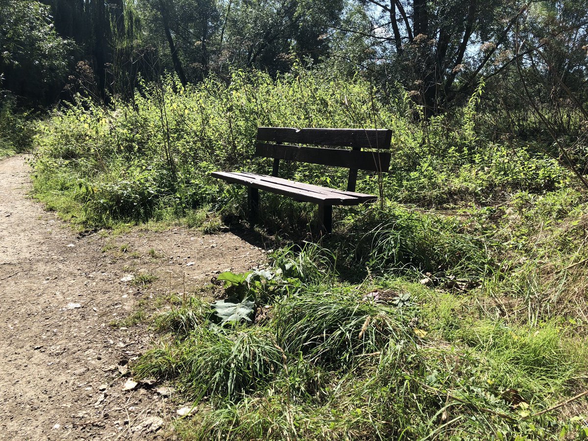 MakeDifference's tweet photo. ‘Be the change you want to see in the world’. We always pick up litter we see everywhere we go, look at what a difference it makes 🤩 #StopLittering https://t.co/193cwnvrrj