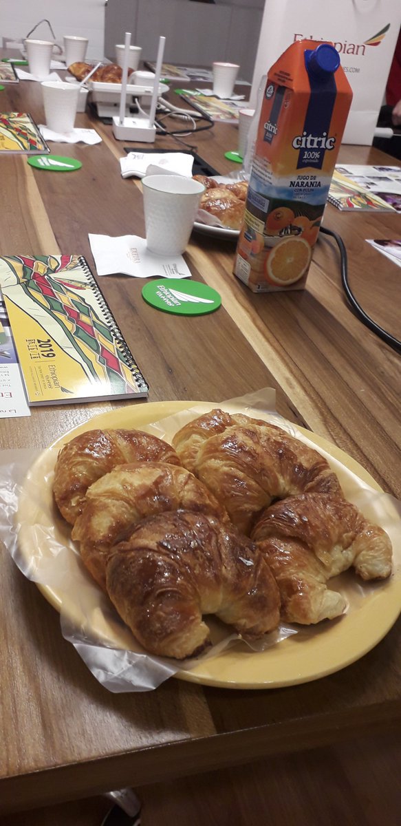 Hoy estuvimos en las oficinas de <a href="/ethiopianarg/">Ethiopian Airlines Argentina</a> desayunando con ellos y nos contaron acerca de la aerolinea, su flota, su servicio de abordo, etiopia y su cultura. Les agradecemos por la invitation y los invitamos a elegirlos para ✈