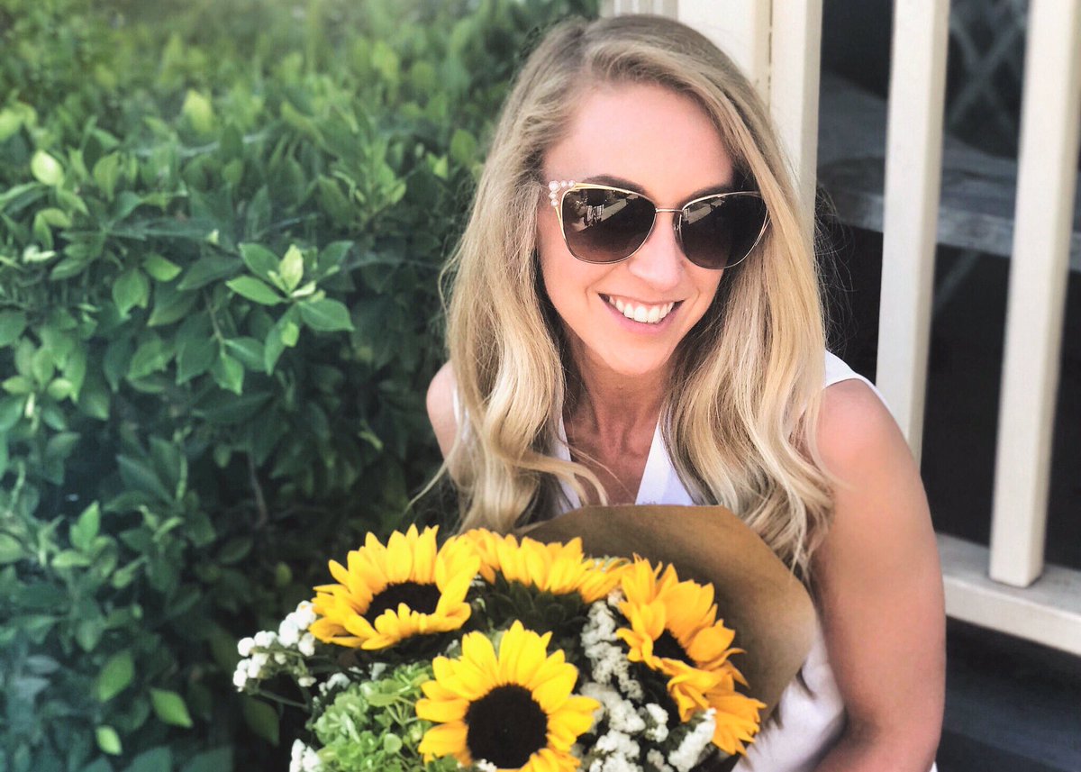 KitCaitOne's tweet photo. Go out and experience the best that life has to offer and what makes you truly feel alive, not just on a holiday weekend, but on every single day of your life. To read about how I found my happy place head over to my website here: https://t.co/gMjq9q2Y73 #blogger ✨✍🏼 https://t.co/CDVn56cPLn