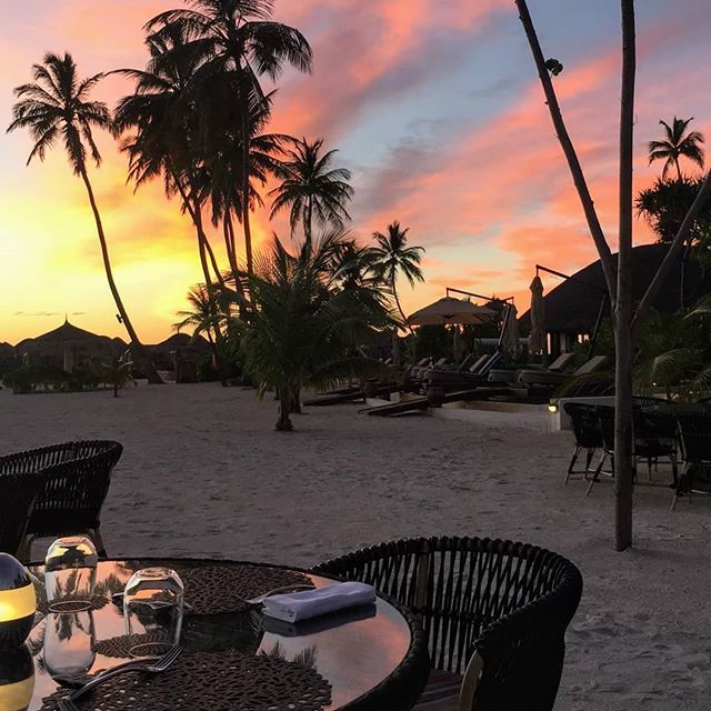 A beautiful backdrop and a beautiful memory! 
#mondaymemories #beautifulsky #beach #nature #travelmemories #homefragrance #tropicalbeach ift.tt/2ZPi42Y