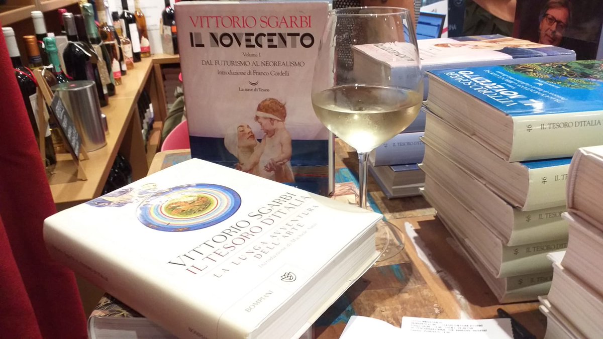 ...in attesa di <a href="/VittorioSgarbi/">Vittorio Sgarbi</a> a #TeatroCaffeina #IlTesoroDItalia <a href="/libribompiani/">Bompiani</a> #IlNovecento <a href="/lanavediteseoed/">La nave di Teseo</a> #LectioMagistralis #LeonardoDaVinci