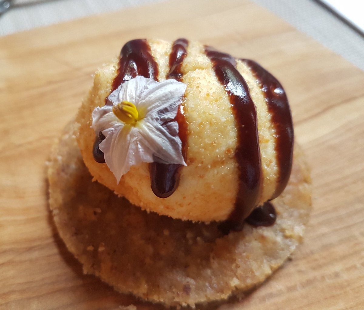 ClaudiaFiori72's tweet photo. Stella del #Beigua: questa delizia dolce-non-dolce nasce al @BeiguaDocks dall'incontro tra due #GustosiperNatura @ParcoBeigua, la robiola di capra e gli amaretti, voluttuosamente abbracciati dal caramello salato. Tocca assaggiarla 😉 https://t.co/eVub66KXxZ
