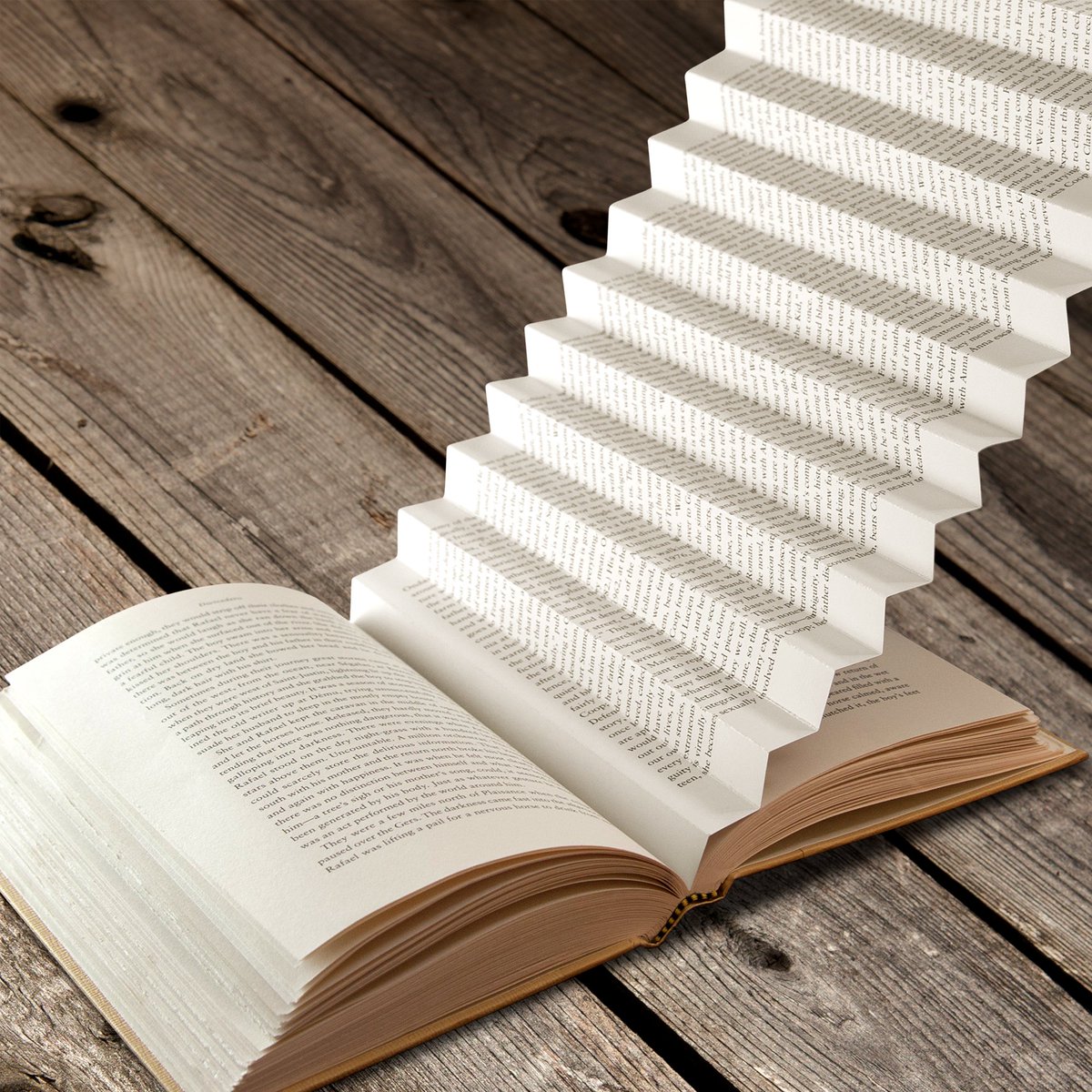 September 8th, World Literacy day.
Our world population right now is around 7,727,000,000
One person out of 7 amongst us can't read and write!
This is 750 000 000 people! 
Two-thirds of which are women! 
Poster exhibition from Sept. 8 to Oct. 8
Paris 18th. Halle Pajol