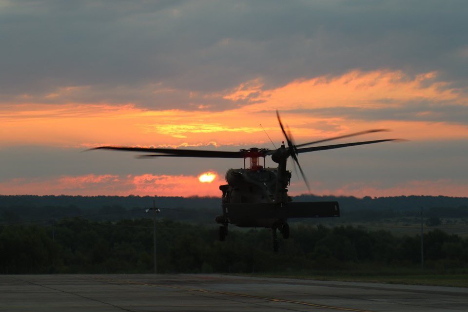 1stCavalryDiv's tweet photo. #FirstTeam troopers began their movement early this morning to be ready to assist in #HurricaneDorian2019 relief efforts. https://t.co/kULxls1RMT