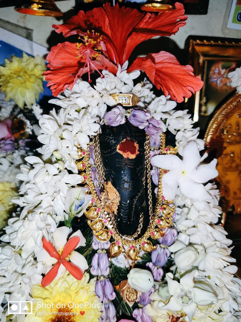 sumokutty's tweet photo. #GanpatiBappaMorya #GaneshChaturthi #Celebration 🙏🙏🙏 https://t.co/qdpNs59Co9