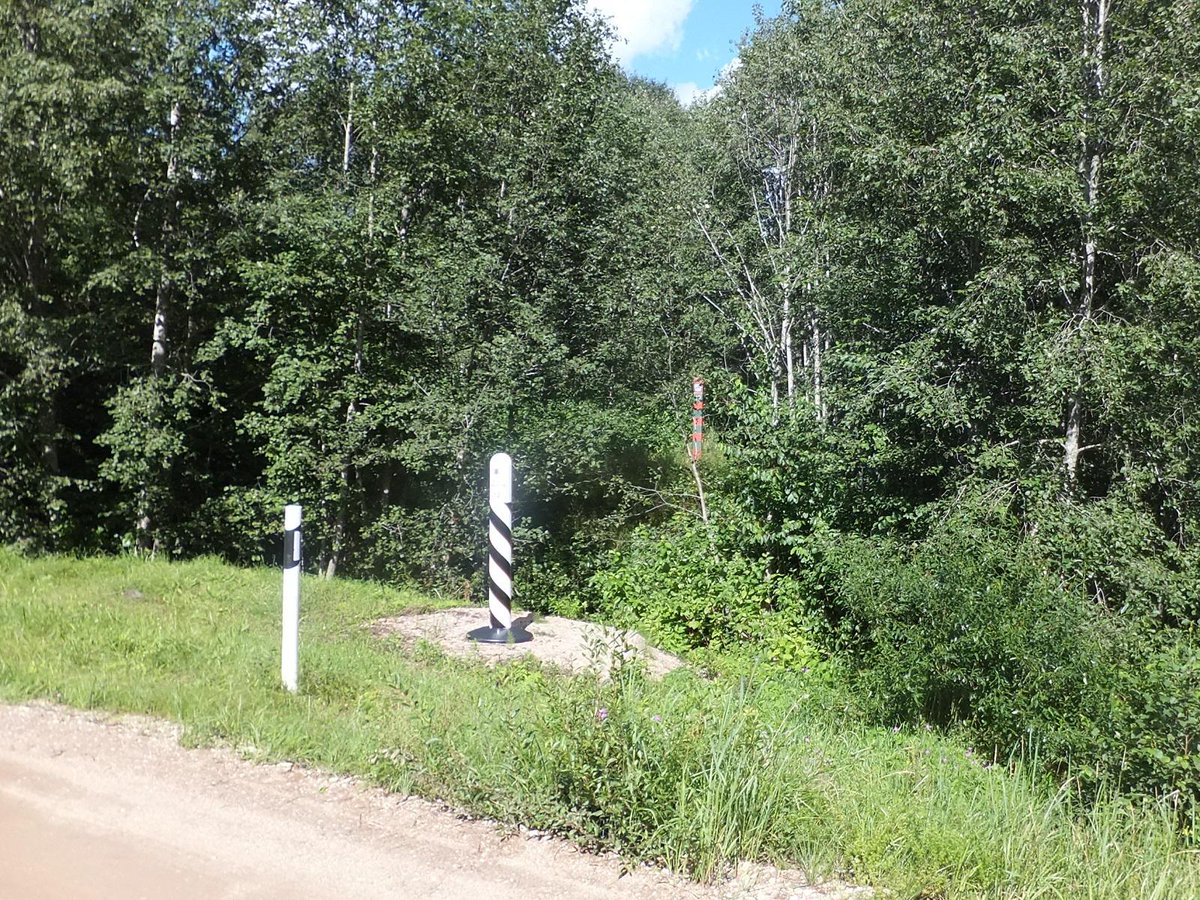 Pillandia's tweet photo. 🇪🇪 Eesti-Vene piir 2016. aastal.
🇷🇺 Эстонско-российская граница (2016 г).
🇬🇧 International border between Setomaa (Estonia) and Pskovskaya Oblast (Russia, 2016).
https://t.co/iEqB4BdCfZ
#Setomaa #Setumaa #Россия https://t.co/rOhHCQY0qR
