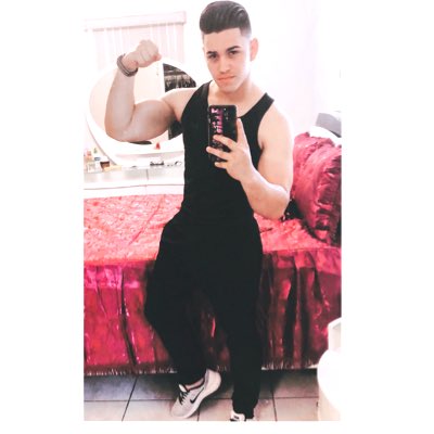 #NuevaFotoDePerfil https://t.co/vALq32GIgZ<a href="/tag/nuevafotodeperfil"class="tags">#NuevaFotoDePerfil</a>