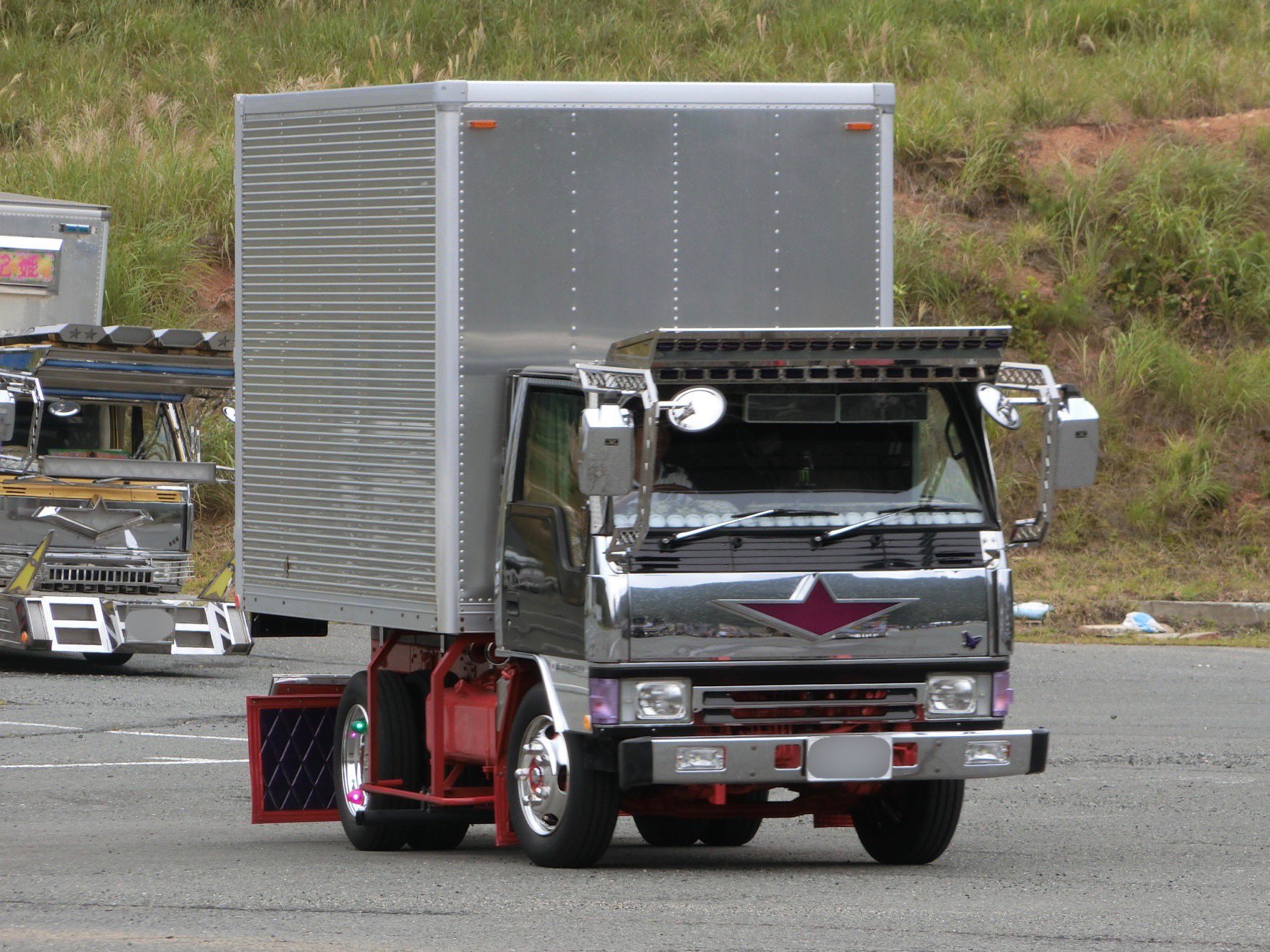 デコトラ 旧キャンター 角目キャンター