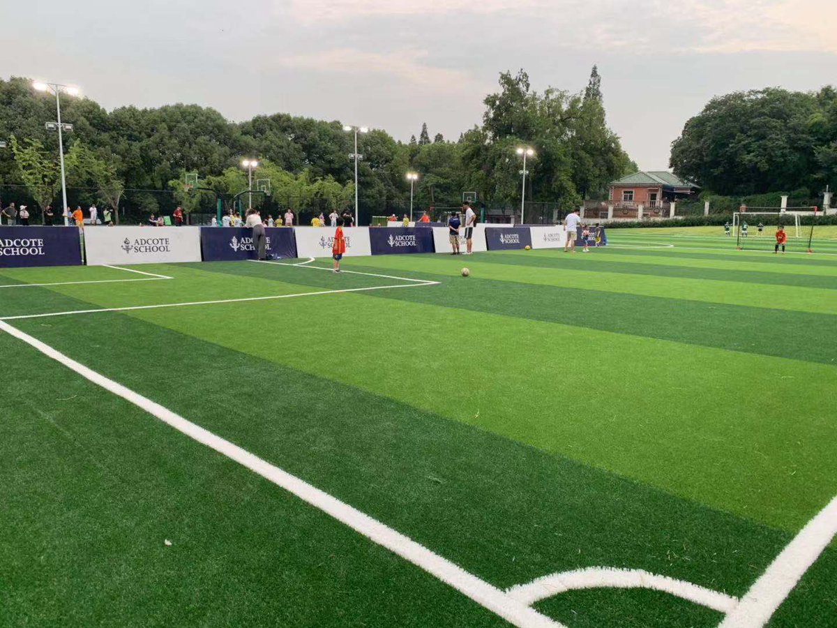 ChristineGu3's tweet photo. Good job in international school, using HISOA non-infill football grass. HISOA grass is UV protected and high level of abrasion resistance offering students awesome experience https://t.co/1ej48rbxhb