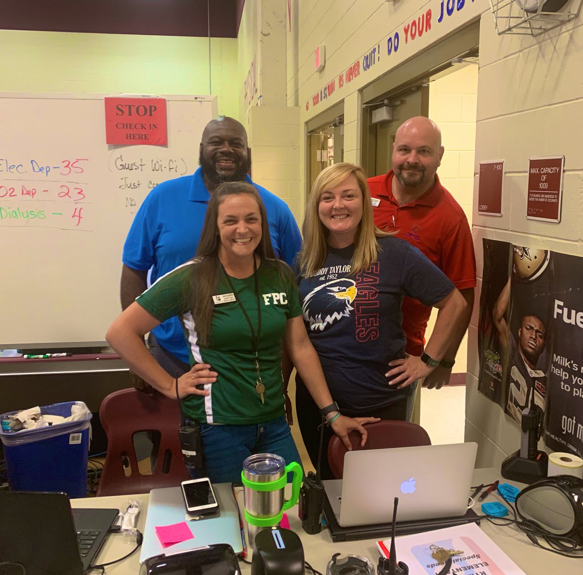 The <a href="/RymfireBeepBeep/">Rymfire Elementary</a> Night Shift is off and running! #beepbeep

@RoeKiera <a href="/joerizzoflagler/">Joe Rizzo</a> <a href="/1Moment4u/">Tim King, Ed.D</a>