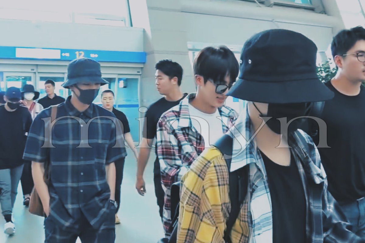 Minyns2's tweet photo. 空港 (BTS) ✈️📷
IG: @ minyn._ https://t.co/hHt1iSKxHp