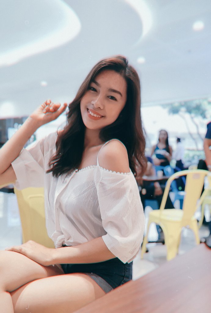 Charlene Mae Lopez A Smile Is A Curve That Sets Everything Straight Ppopgeneration Ppop Ppopgen Philippines フィリピンハーフ 可愛いフィリピン フィリピン Model Missphilippines Filipina Pinay Pinaybeauty Pinaymodel Pinayselfie