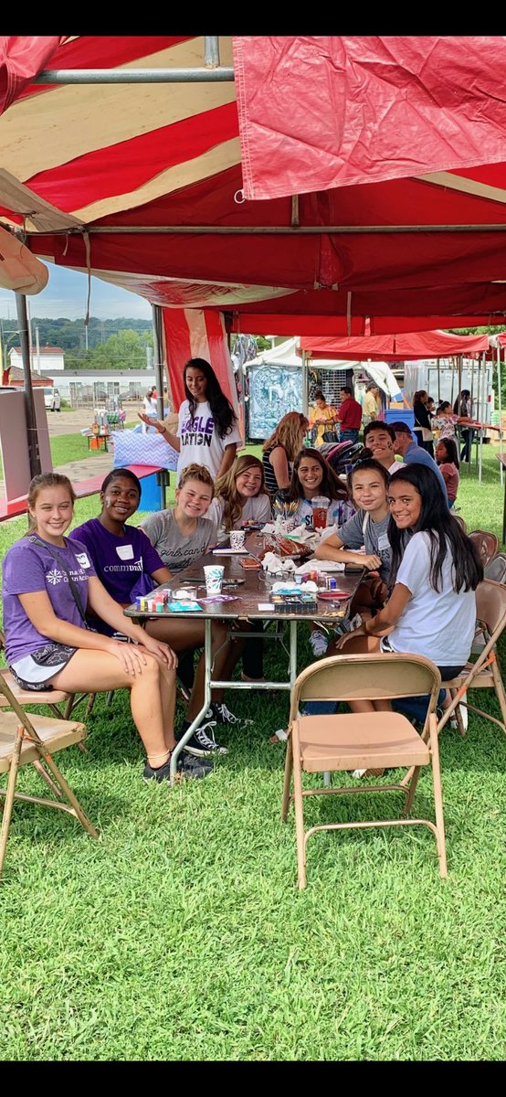 SOSCHCA's tweet photo. Thank you volunteers!!!Having a blast face painting at Cincinnati Hispanic Fest. ⁦@GoCHCA⁩ ⁦@cincinnatihhm⁩ https://t.co/EDHKK5DgJP