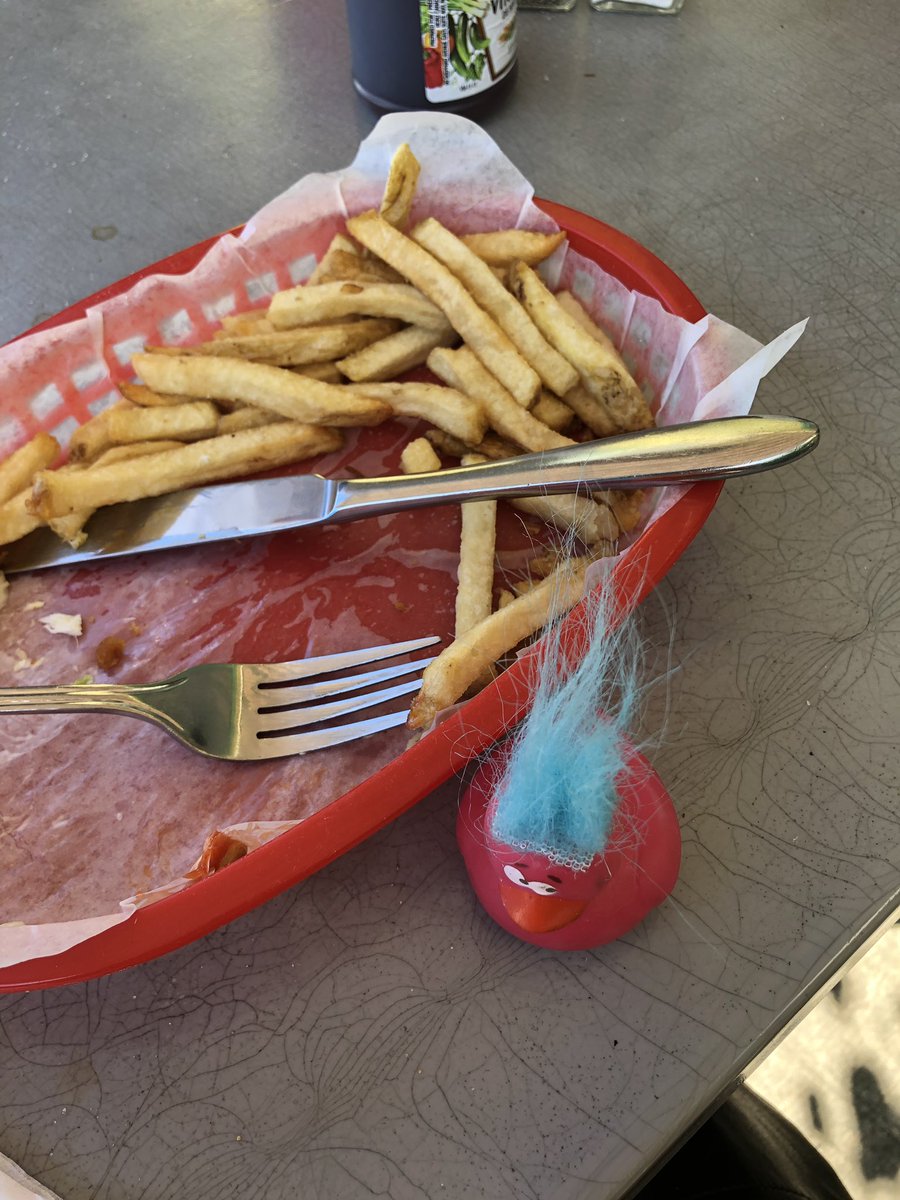 senorquacker's tweet photo. #3fc2019 duck and chips #lunch https://t.co/q2pOHPHTD6