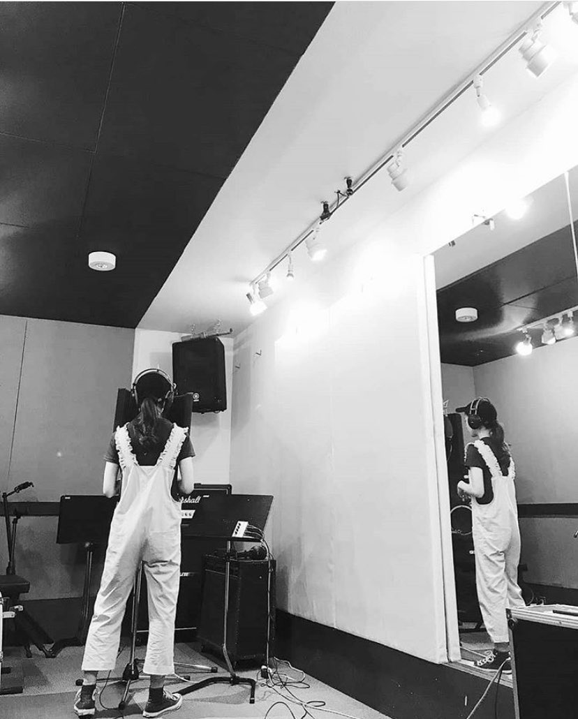 marry_che's tweet photo. いよいよマリライ主催ライブが近付いてきちゃいました🎙️🎹🥁 今日からライブまでの間はインスタ強化期間として、毎日更新宣言✊✨ パワーアップした私たちにみんな会いにきてね☺️☺️☺️ 🎟️チケットのお取り置きも可能⭕
ご予約お待ちしてます🕺  2019.9.21(Sat) 

https://t.co/A4CNSkBZ3Q https://t.co/DeuJReMcXp
