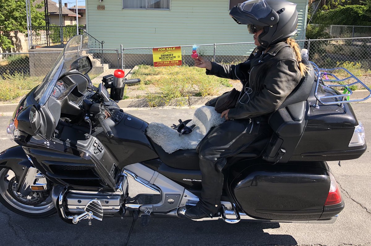 senorquacker's tweet image. #3fc2019 sale away, sale away, sale away #salesign