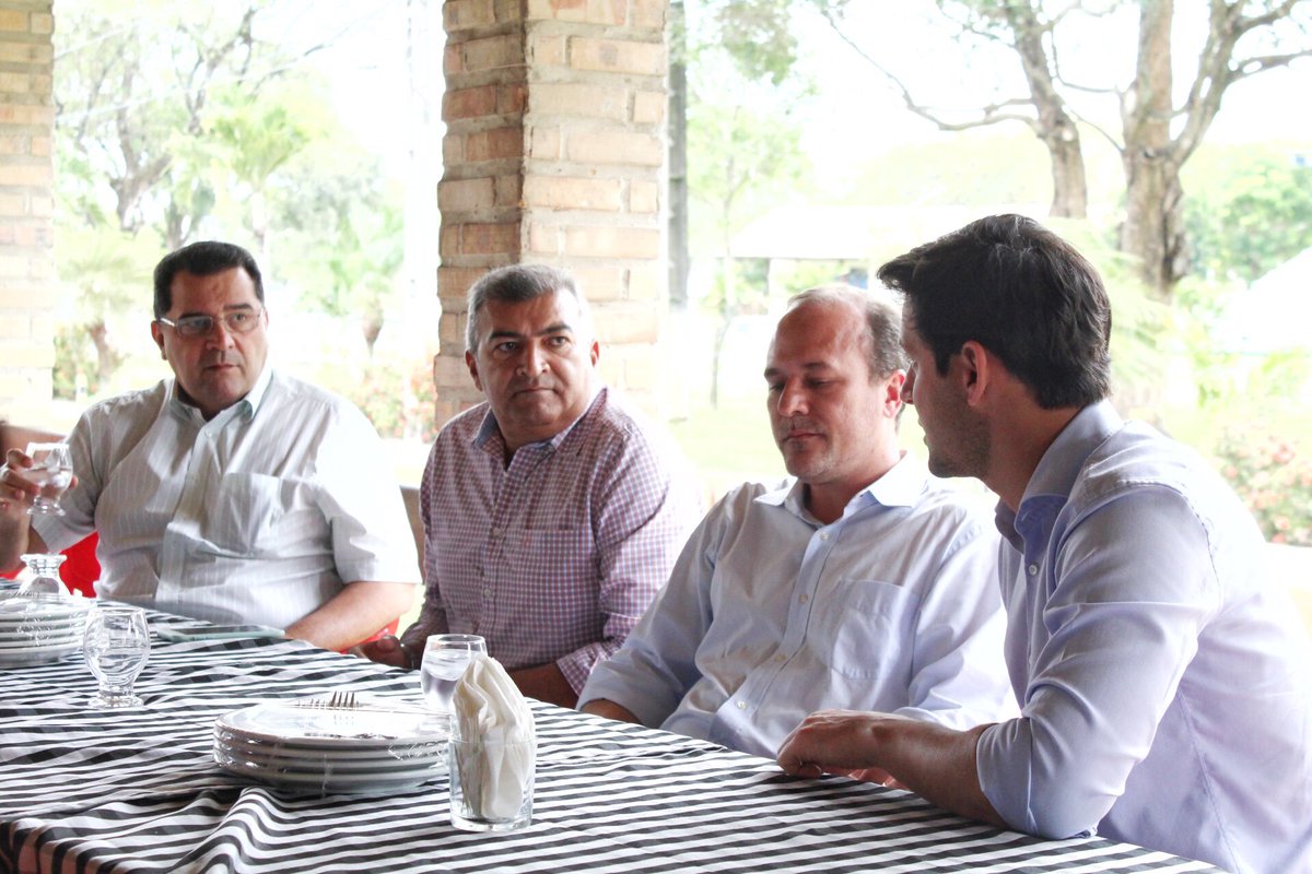 RafaelMottaRN's tweet photo. Almocei com os integrantes da Anorc. Na ocasião, ouvi do presidente da entidade, Marcelo Passos, e de alguns sócios, as principais demandas do setor agropecuário potiguar e me coloquei à disposição da categoria.
#MandatoRafaelMotta #Agropecuária #Anorc https://t.co/7VrE1nvkD0