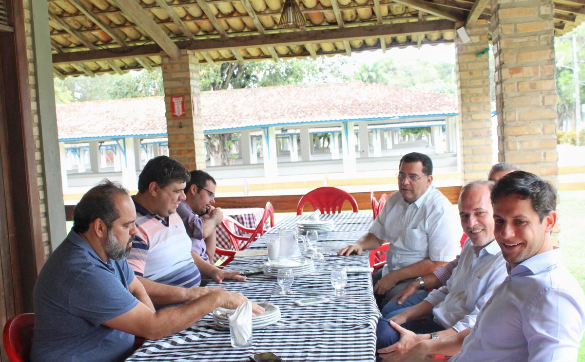 RafaelMottaRN's tweet photo. Almocei com os integrantes da Anorc. Na ocasião, ouvi do presidente da entidade, Marcelo Passos, e de alguns sócios, as principais demandas do setor agropecuário potiguar e me coloquei à disposição da categoria.
#MandatoRafaelMotta #Agropecuária #Anorc https://t.co/7VrE1nvkD0