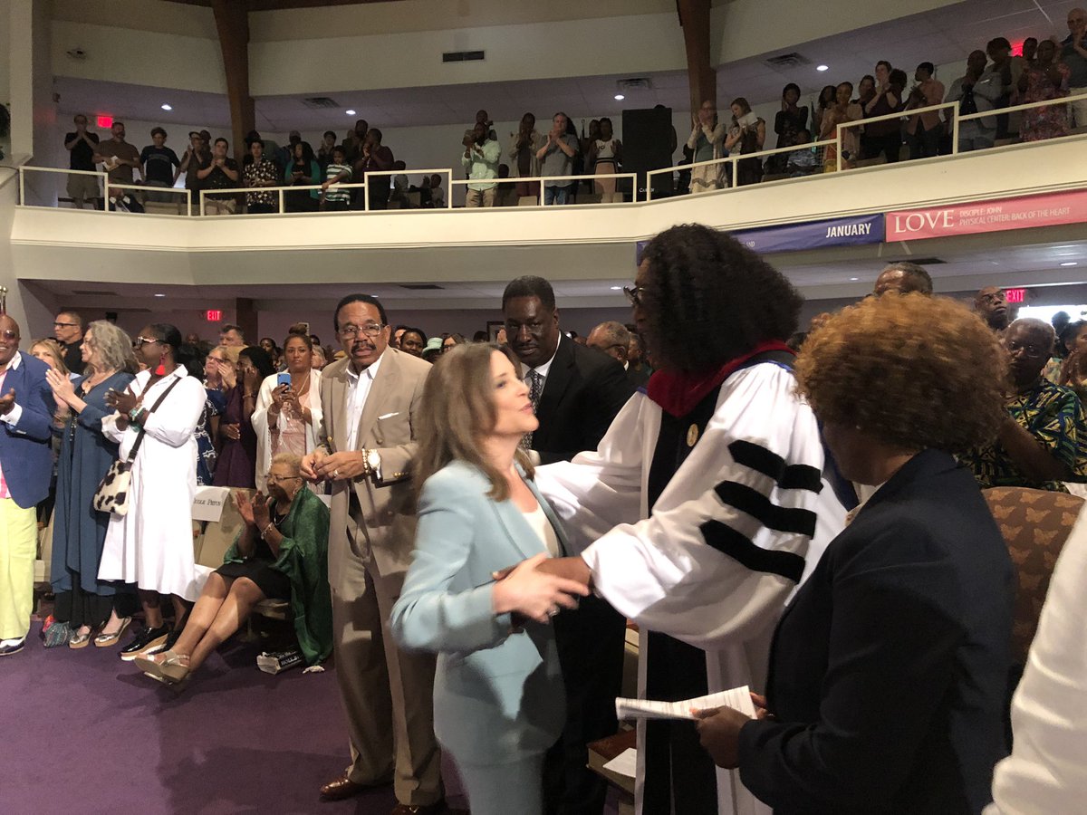 ceomgmt's tweet photo. @marwilliamson You were awesome on yesterday at @HillsideTruth. Thank you for your words and Spirit of light. #hillsidetruth #Marianne2020 https://t.co/ylubfOrUIU