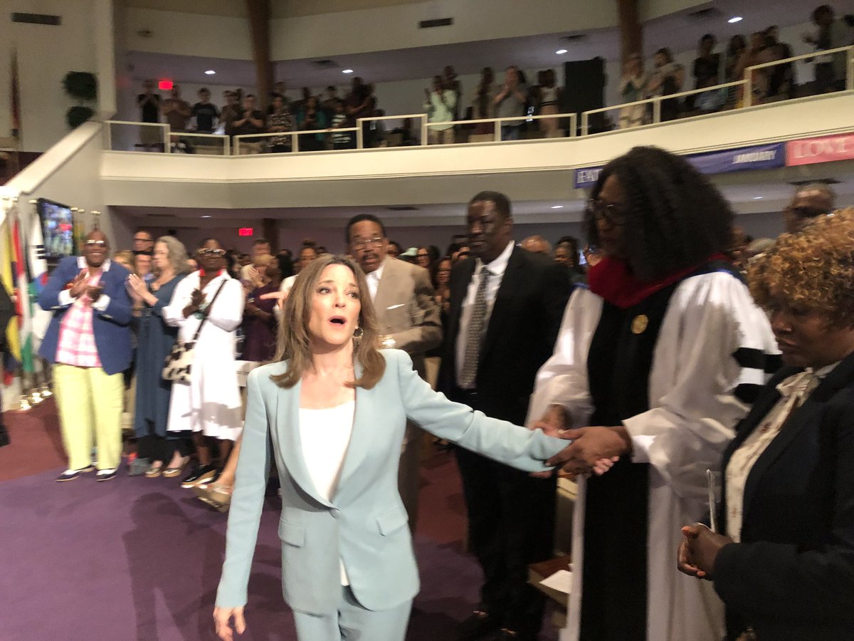 ceomgmt's tweet photo. @marwilliamson You were awesome on yesterday at @HillsideTruth. Thank you for your words and Spirit of light. #hillsidetruth #Marianne2020 https://t.co/ylubfOrUIU