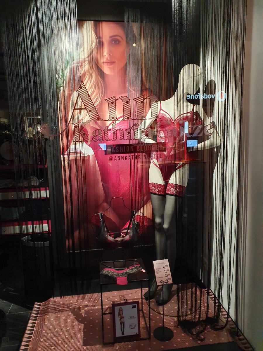 Wunderschön und sinnlich 🤗
Unsere Blogger Collection Desert Rose in Collabaration mit <a href="/annkathringotze/">Ann Kathrin Gotze</a> 🎀💖💝🎀
#annkathrinforhkm #hunkemöller #sexy #sinnlich #feminin #bloggercollaboration #desertrose