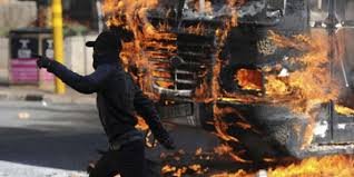 LubayaClaudel's tweet photo. En tolérant les violences xénophobes contre les africains, le Gvt sud-africain s’est rendu complice et coupable de ce drame. Il en porte toute la responsabilité. L’Afrique n’est pas un continent, c���est un pays, une nation dans laquelle la xénophobie n’a pas sa place https://t.co/CjBh04UOZt