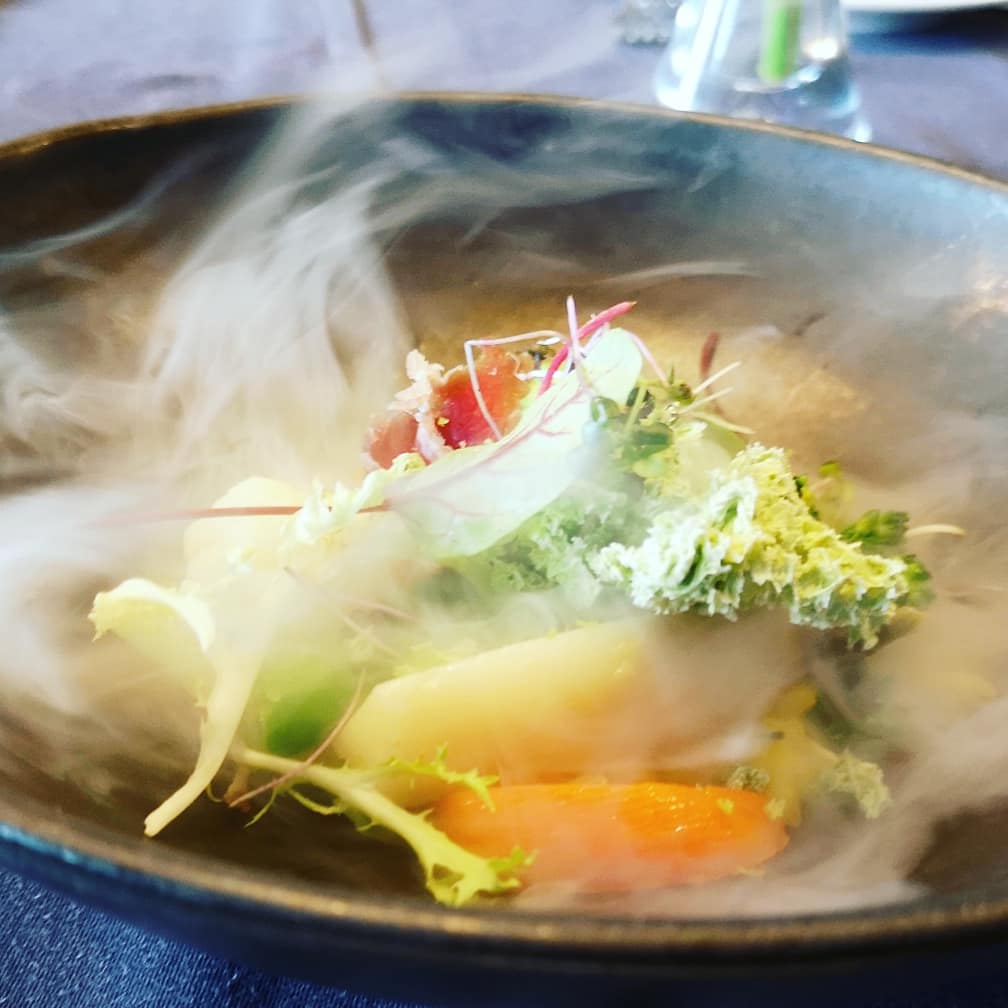 degustujaca's tweet photo. #finediningweek in #andromedaalfakrakow was amazing 👌This is saffron risotto with marinated beef👍 Chef Piotr Tuźnik 🏆
#cracow #piotrtuznik #degustujacaistota #wesolybaklazan #food #finedinning #finedininglovers #gaultmillau #excellentfood #chefstalk #beef #risotto #saffron https://t.co/bnsYJw8WYB
