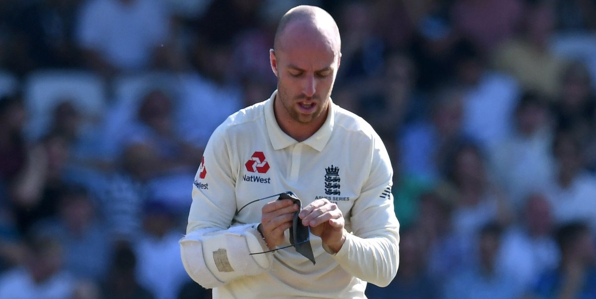 bbctms's tweet photo. NOW @5liveSport.
It’s Tuffers & Vaughan time with special guest @jackleach1991.
Plus Paul Farbrace & @StuartBroad8.
#bbccricket #ASHES
#910jack https://t.co/XstVRJrvmK